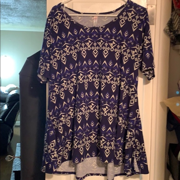 Women’s LulaRoe Top - Picture 1 of 2